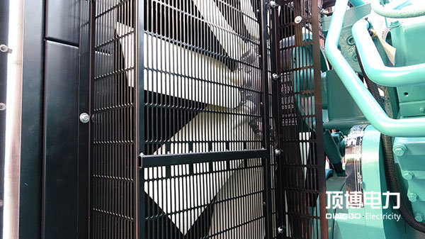 談?wù)劜裼桶l(fā)電機(jī)組閉式循環(huán)和開式循環(huán)冷卻系統(tǒng)的特點(diǎn)