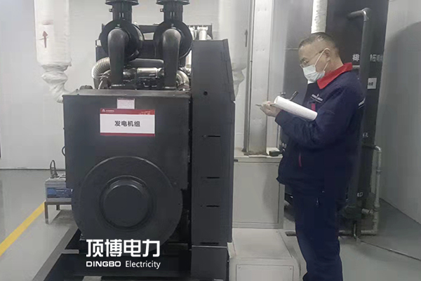 冬季使用康明斯柴油發(fā)電機組時應提前預熱,緩慢啟動