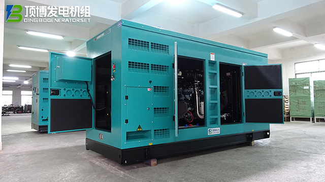 頂博柴油發(fā)電機(jī)組:企業(yè)工廠穩(wěn)定運(yùn)行的堅(jiān)實(shí)后盾,高效智能引領(lǐng)行業(yè)新篇章