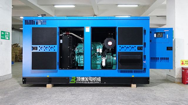 經(jīng)濟(jì)性與環(huán)保并重:頂博柴油發(fā)電機(jī)組成為綠色建筑的優(yōu)選備用電源設(shè)備